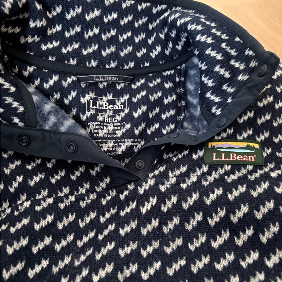 L.L. Bean Navy and White Knit Pullover - Picture 2 of 5
